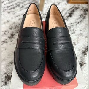 NWOT Naturalizer Black Loafers